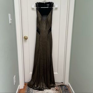 Dazzling gold holiday / new year’s hailey adrianna papell gown